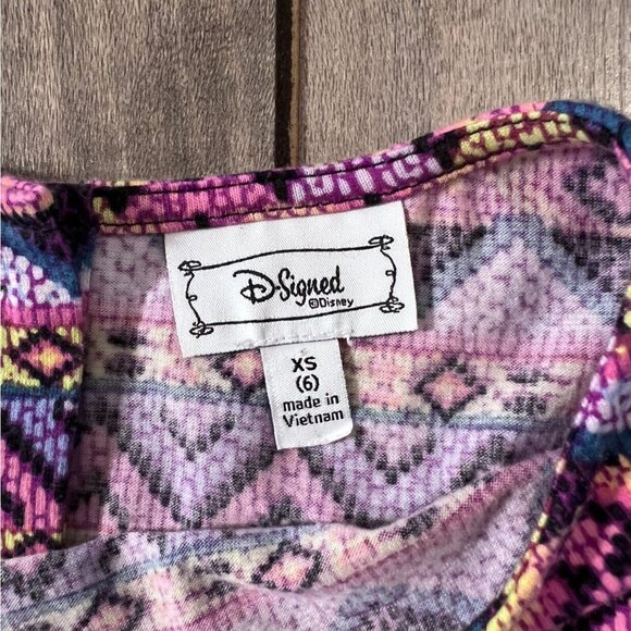 D-signed Geometric Tank - Picture 4 of 12